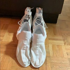 Y-3 Strap Bball shoes White